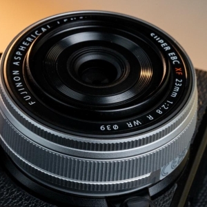 饼干大小的35mm大光圈镜头，富士XF 23mm F2.8 R WR使用评测